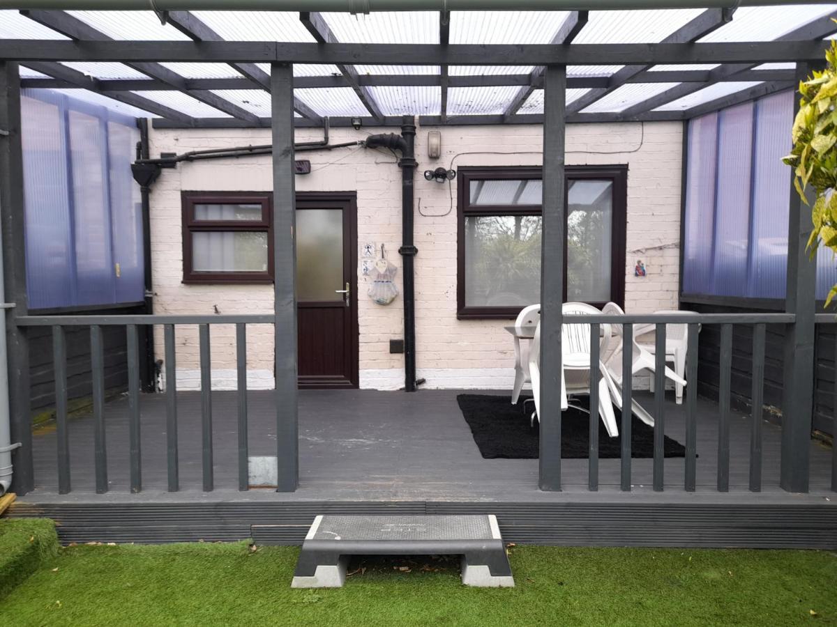 Bright 4-Bed House 15 Min To Manchester Centre Villa Exterior foto