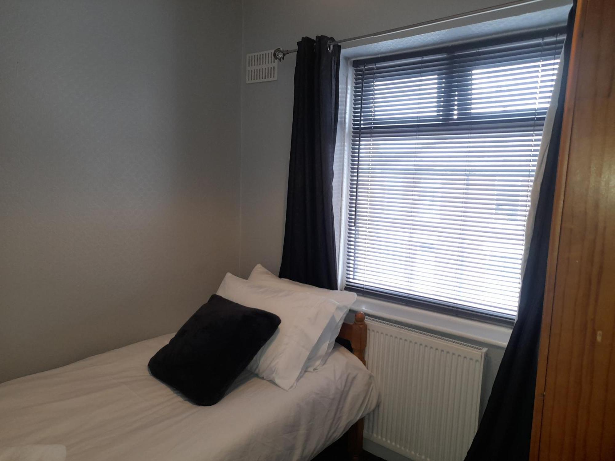 Bright 4-Bed House 15 Min To Manchester Centre Villa Exterior foto